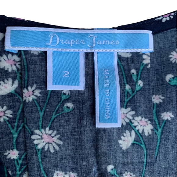 Draper James Navy Floral Print Top Size 2 - Picture 3 of 4